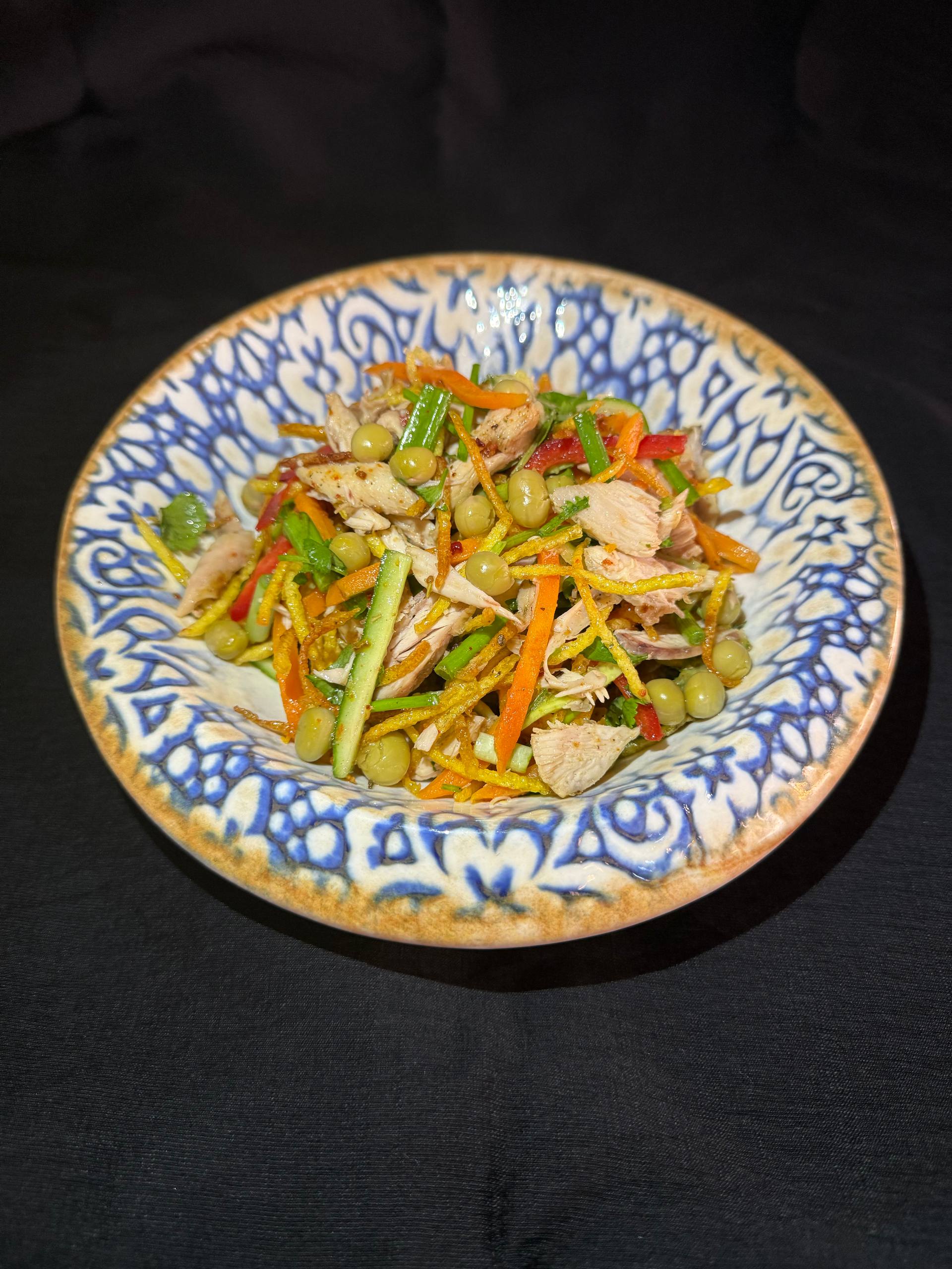 Tovuq Salad